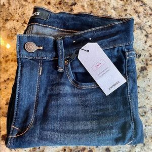 NWT Express Mid-Rise Cropped Jeans